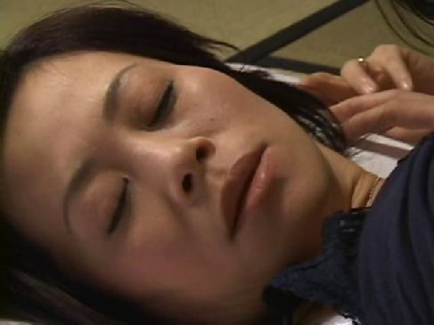 昭和の五十路熟女が熟年夫婦no夜/の生活で激しいセックスをしてるobasannodouga